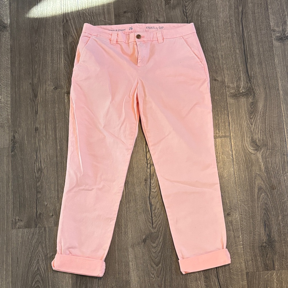 GAP Women’s Light Pink Khakis - Size 6